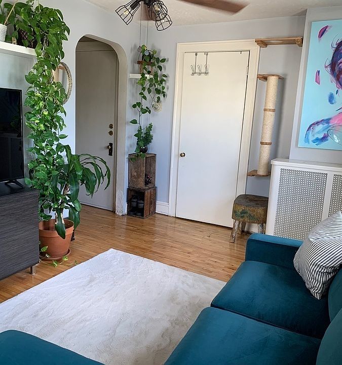 1st image of 1905 Laurel Ave W #2