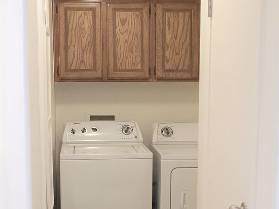 4th image of 13917 Fairhill Ave