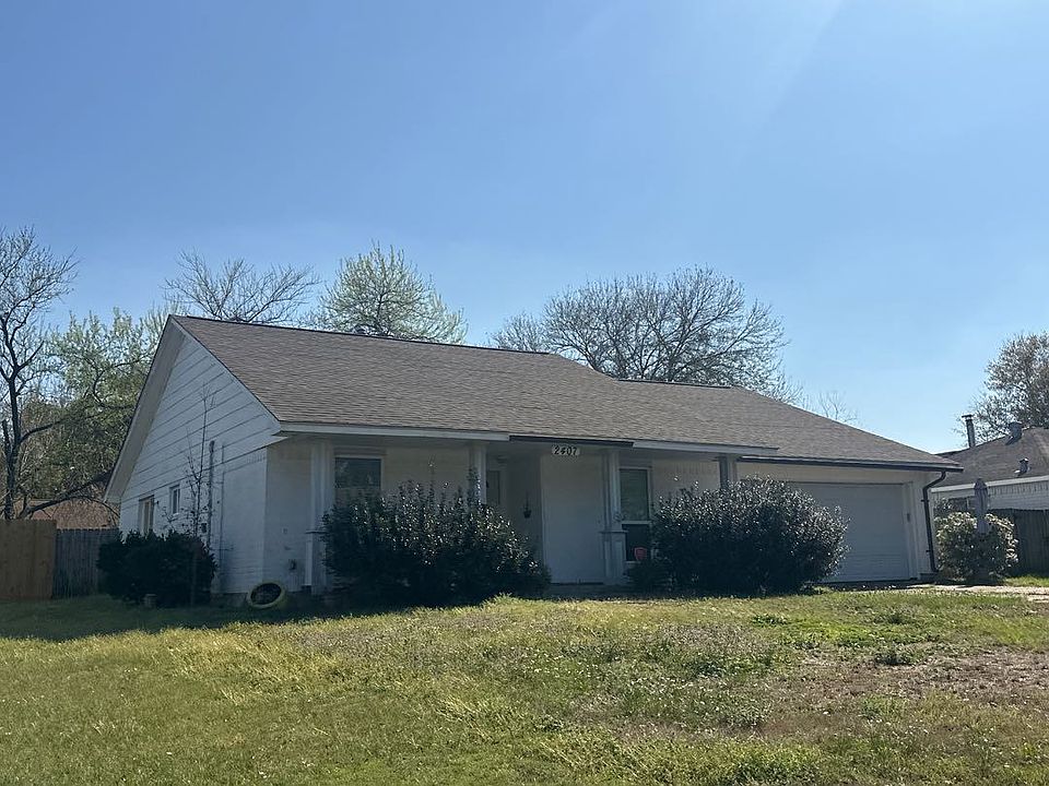 1st image of 2407 Nelwood Dr