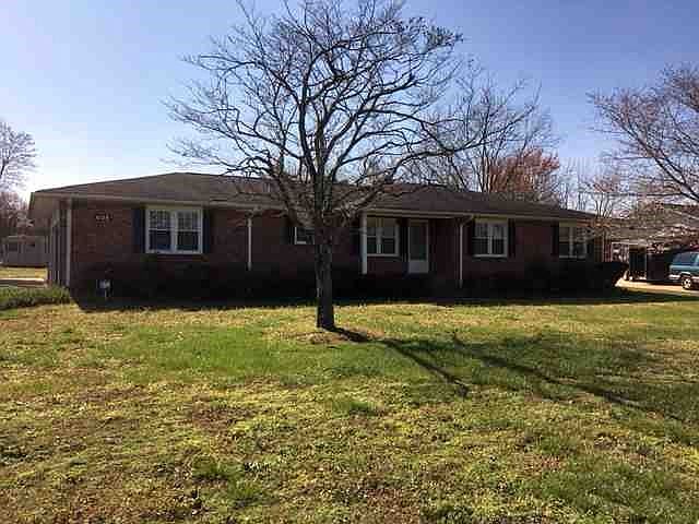 2nd image of 405 SE Centerville Rd