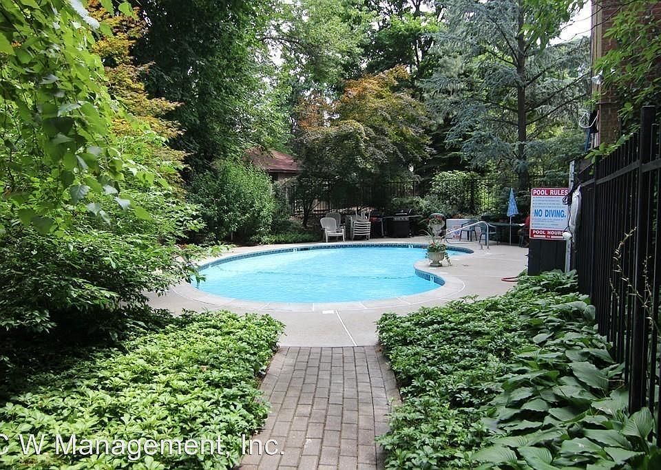2nd image of 1949 Comm Ave APT 43