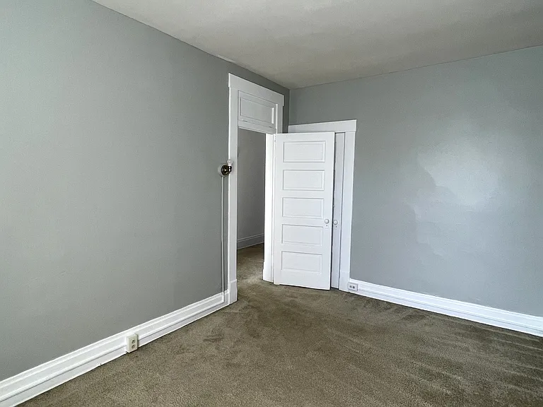 610 S Lazelle St — Photo 9