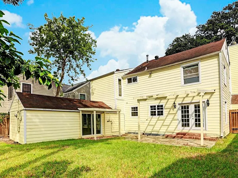 2321 Sheridan St — Photo 10