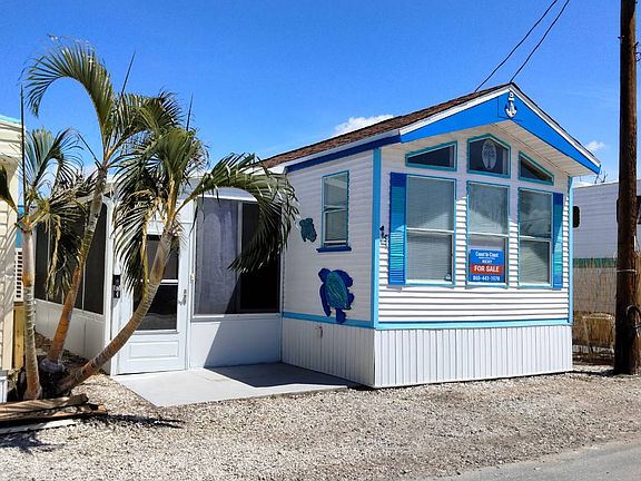 4th image of 2581 Oleander St #14