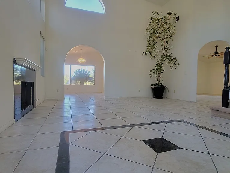 2632 Ironside Dr — Photo 5