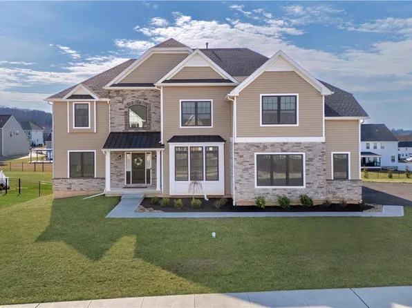2810 Hawk Valley Ct, Center Valley, PA 18034