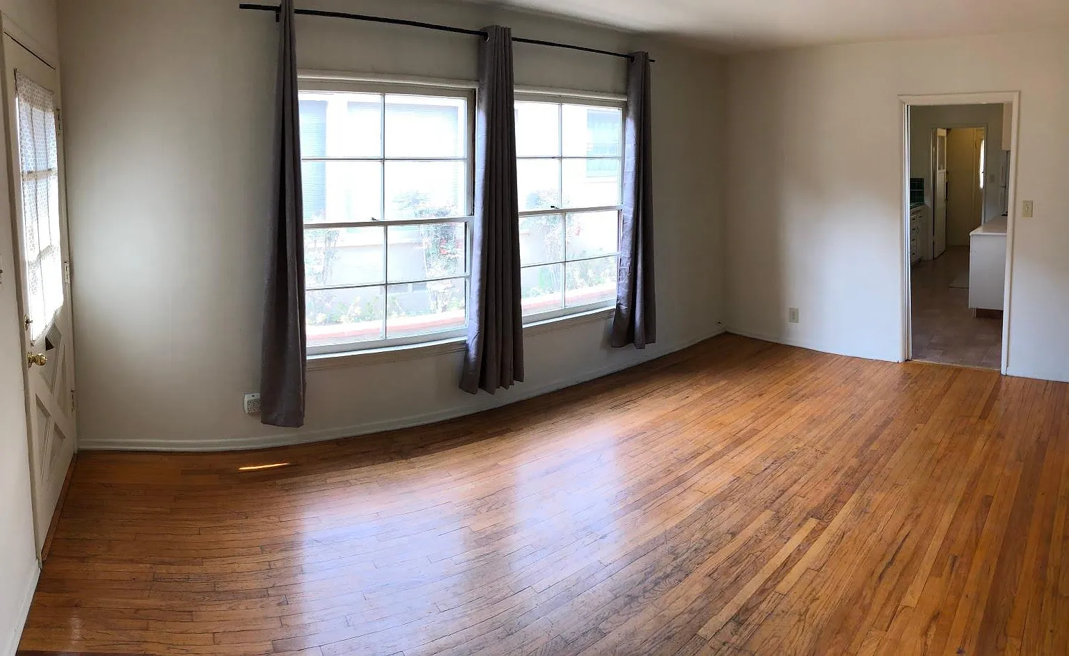 2454 Corinth Ave — Photo 2