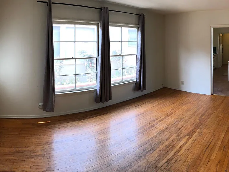 2454 Corinth Ave #2456-1/2 — Photo 2