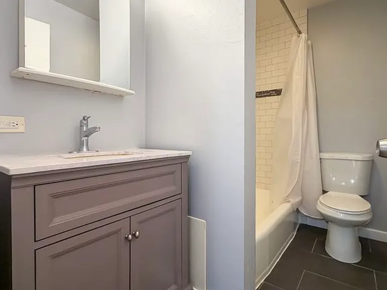 4331 N Kedvale Ave #303 — Photo 3