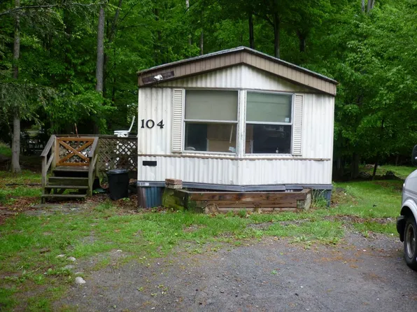 104 Marina Way, Greentown, PA 18426