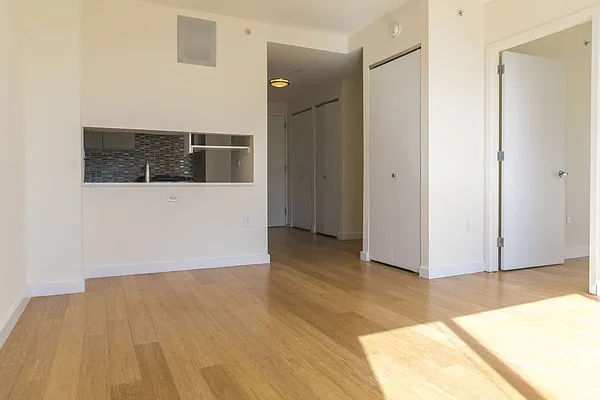 Rented by Kahen Properties | media 47