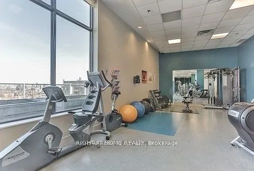 700 King St W #813 — Photo 14