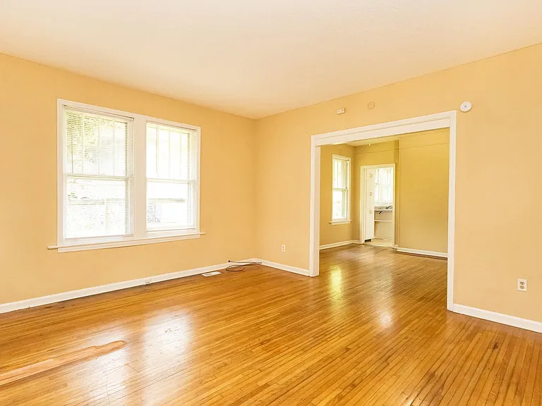615 Barton Ave — Photo 7