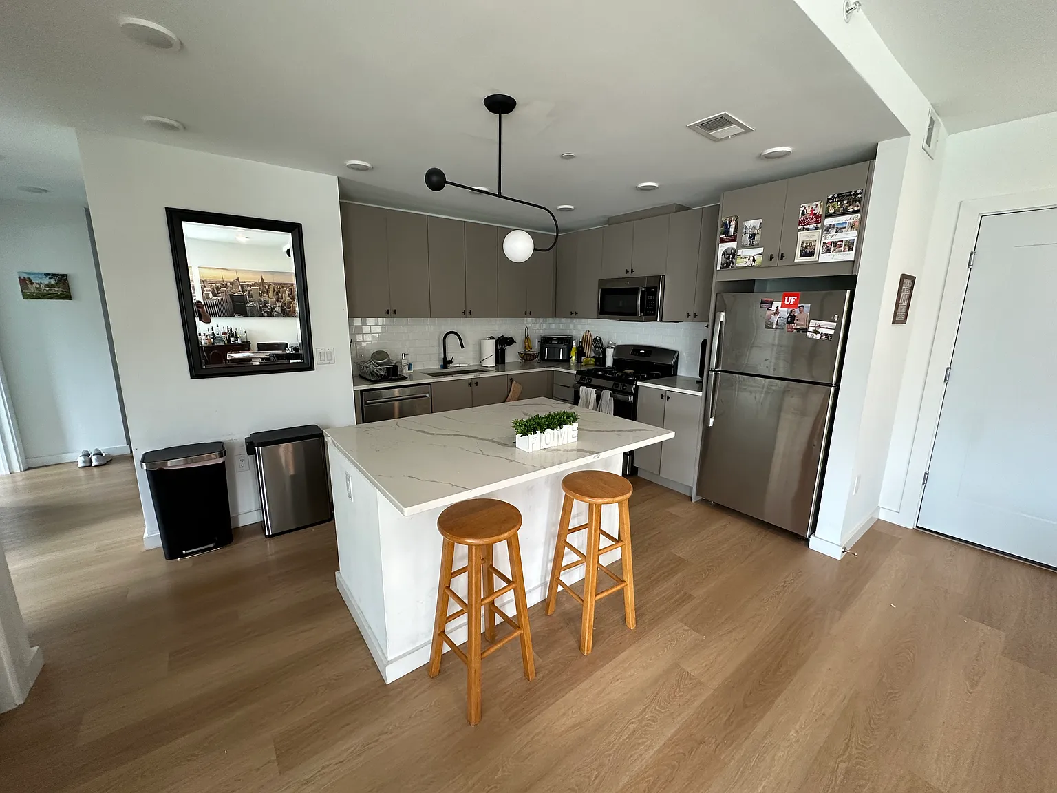3 bed, 1485 sqft, $5,525 — Photo 1