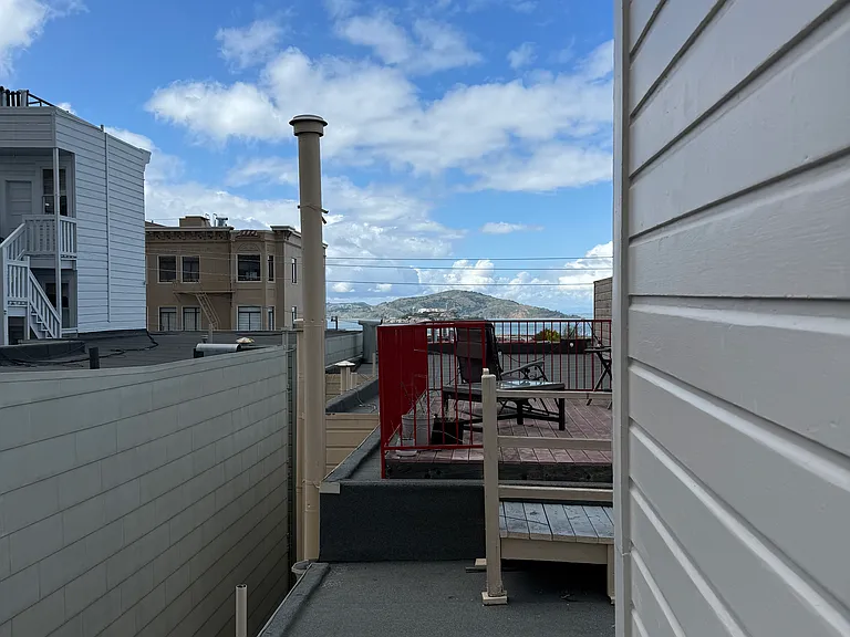 2344 Jones St #B — Photo 18