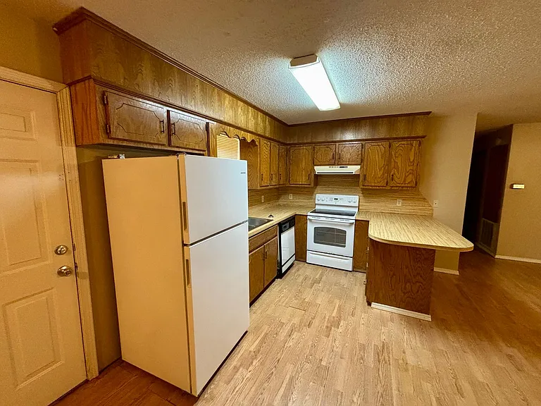 2801 N Hartford Ave — Photo 9