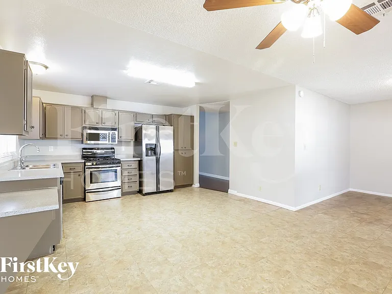 708 Purcell Dr — Photo 5