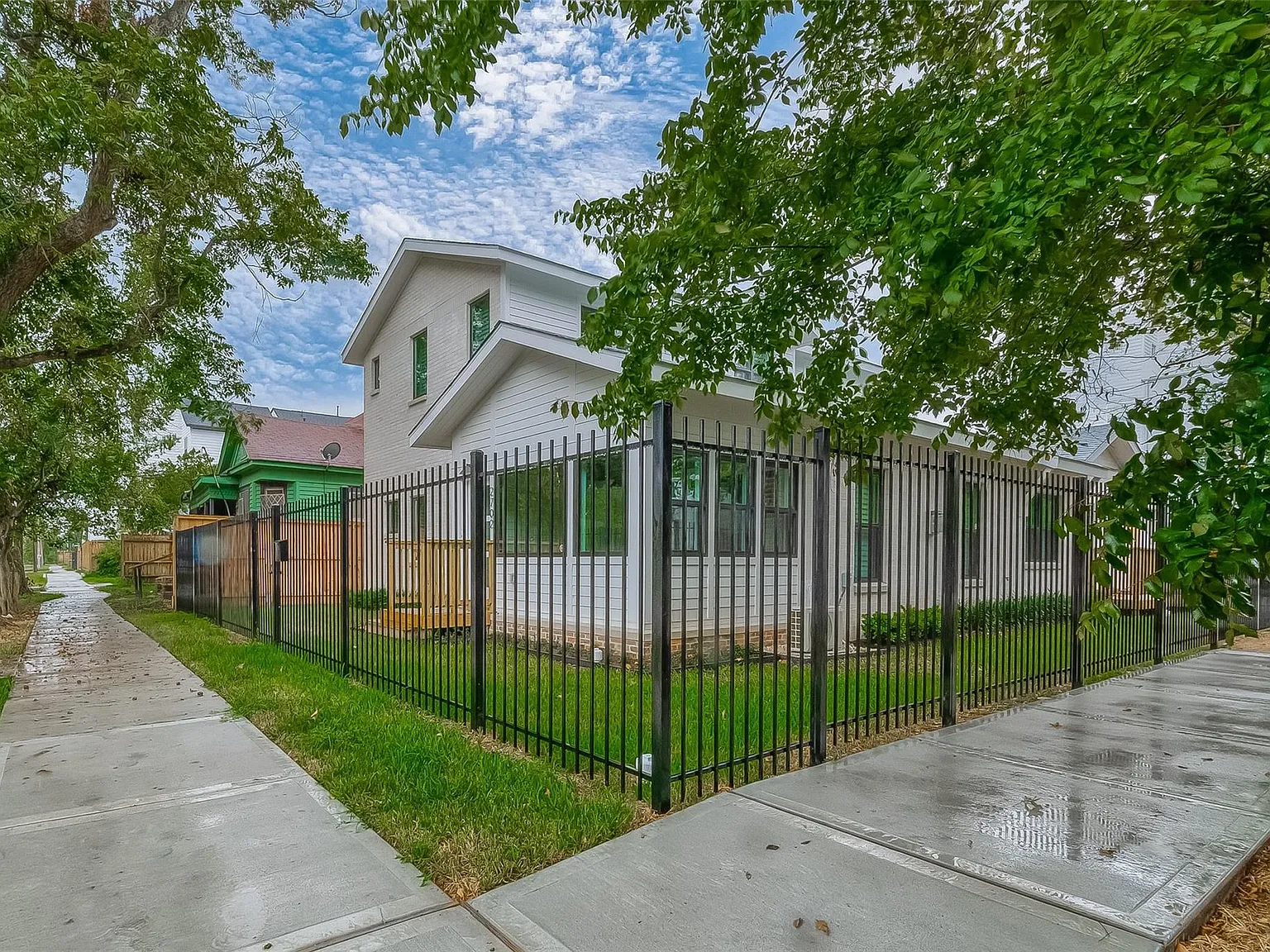 3 bed, 3.5 bath, 3031 sqft, $3,500 — Photo 3