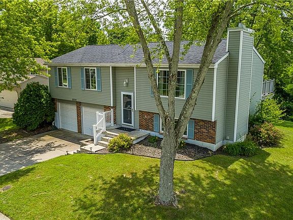 3rd image of 2230 Manton Dr