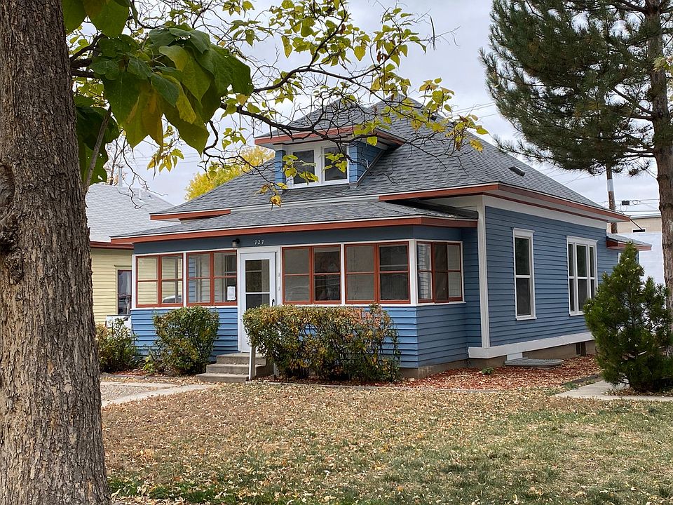 Front of house - Workshop is in back of property
