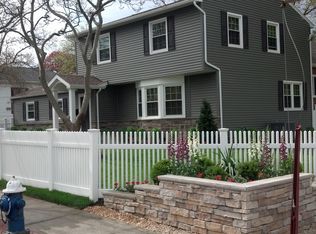 122 Kingston Blvd, Island Park, NY 11558