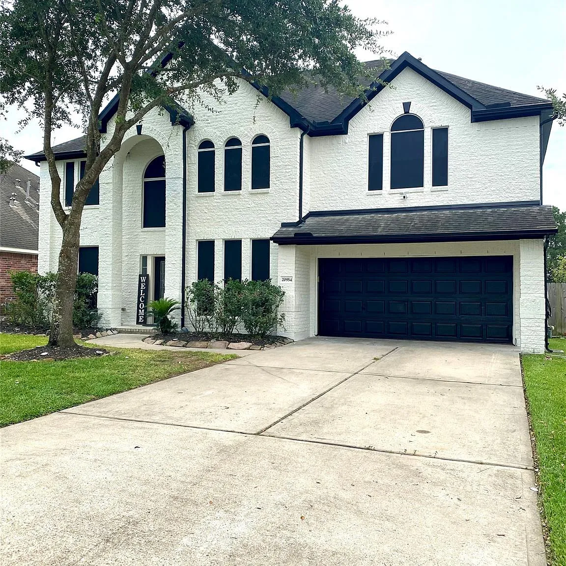 5 bed, 3.5 bath, 3436 sqft, $3,200 — Photo 2
