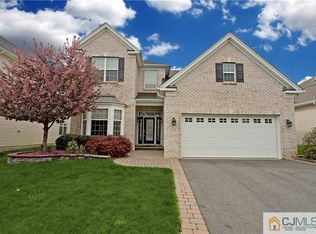 114 Andover Dr S, Kendall Park, NJ 08824