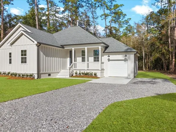 22491 Treadaway St, Mandeville, LA 70471