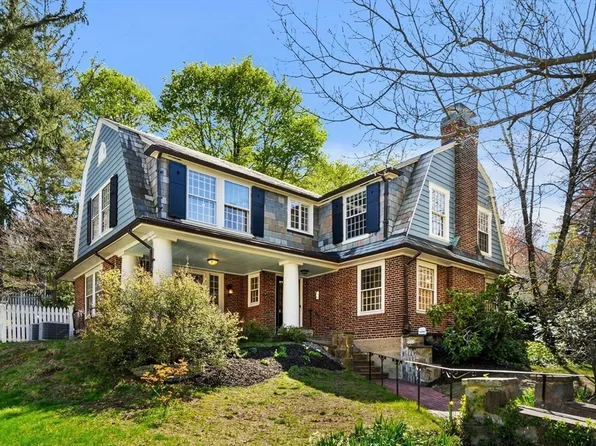 292 Pond St, Jamaica Plain, MA 02130