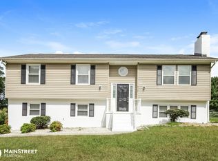 6104 Hunters Ridge Dr, Lexington, NC 27295