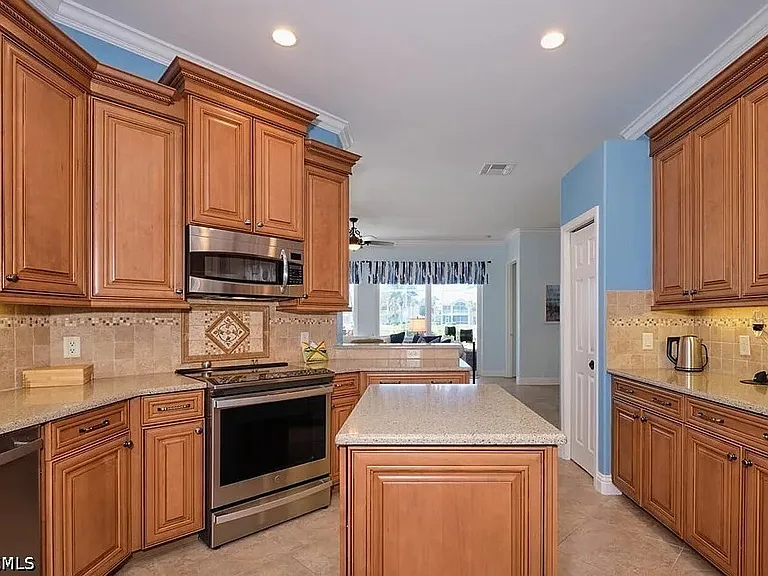 16320 Willowcrest Way — Photo 9