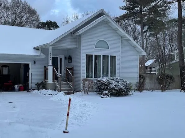 15468 Timmy Dr, Grand Haven, MI 49417
