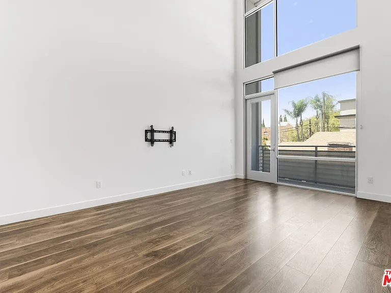 6021 W Beachwood Ln — Photo 5