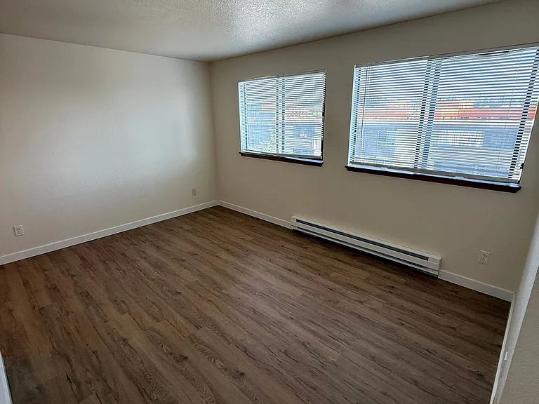 Seattle North Apartments — Photo 19