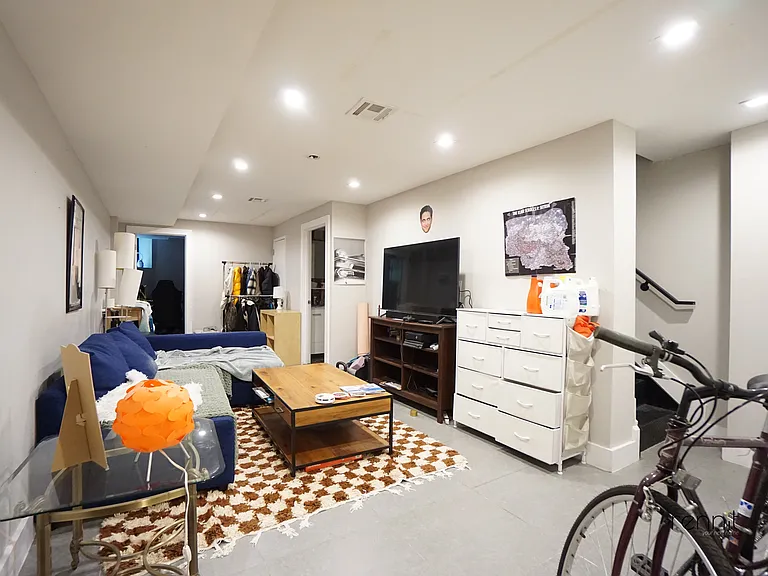 700 Hancock St #1L — Photo 12