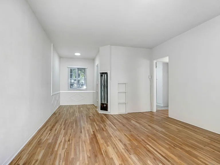 2202-2206 20th St in Santa Monica! Near Ocean Park Blvd. — Photo 10