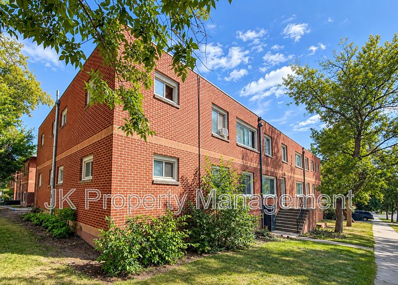 1st image of 205 11th St S APT 1