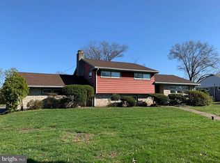 1114 N Charlotte St, Pottstown, PA 19464