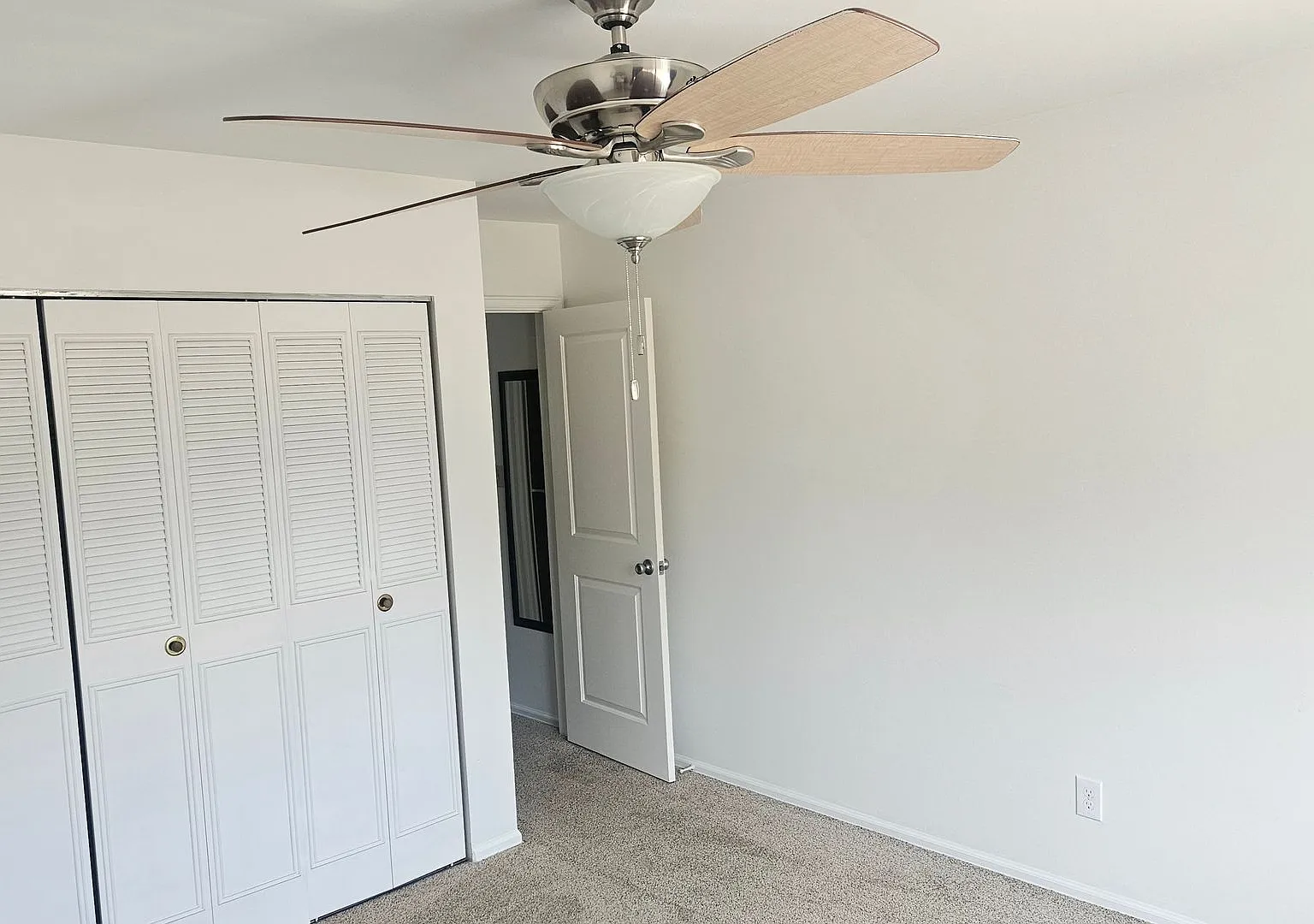 Cute 2 Bedroom In Midtown — Photo 4
