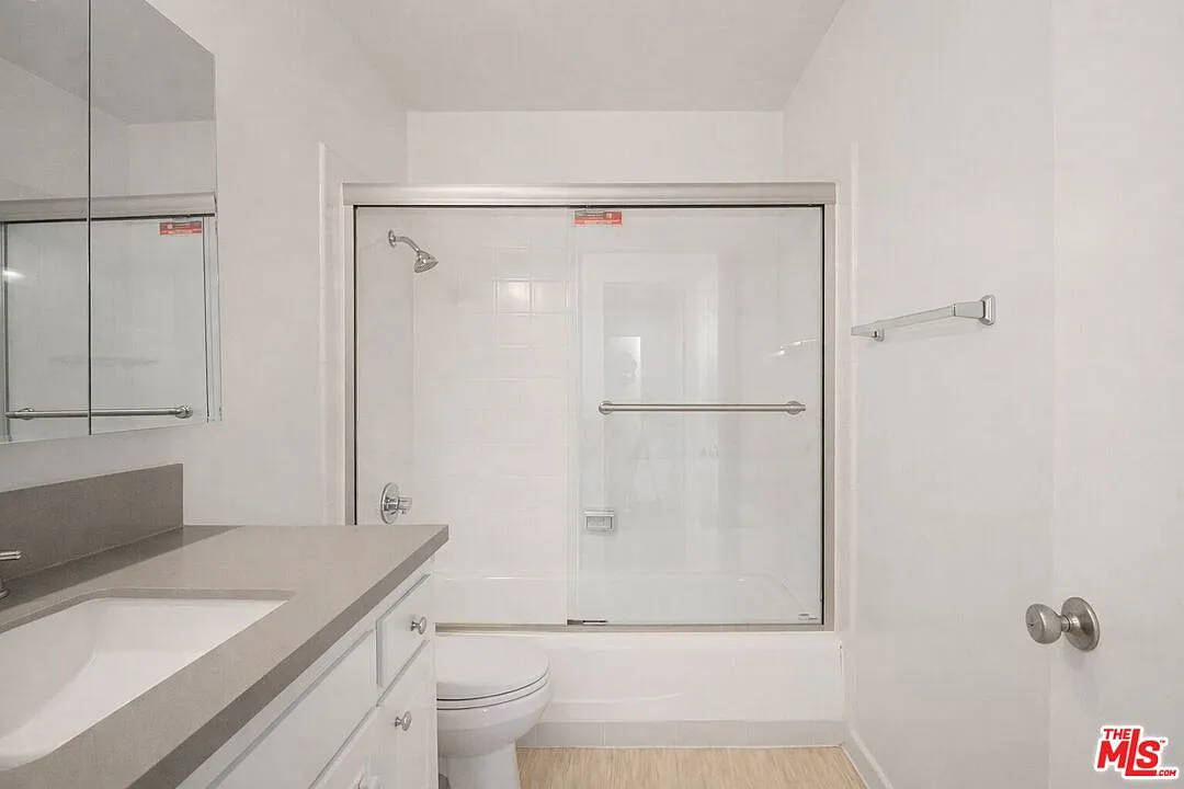 Building Photo - 1221 Amherst Ave #6