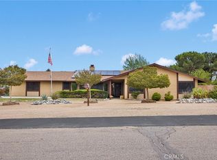 9443 Sierra Vista Rd, Phelan, CA 92371