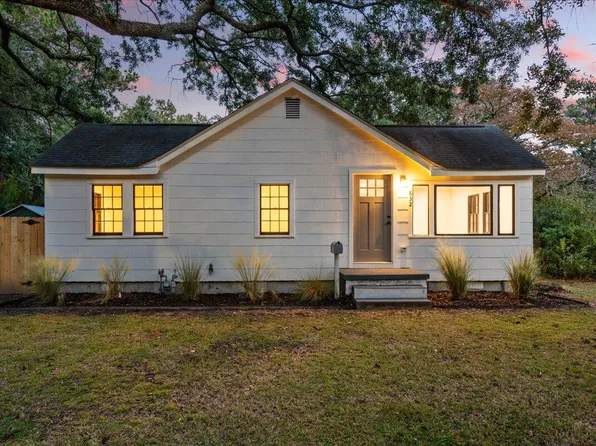 832 White Oak Dr, Charleston, SC 29407