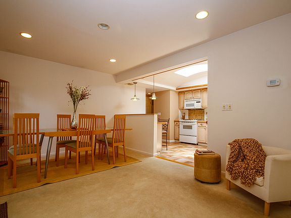 5th image of 45 Laurel Ave