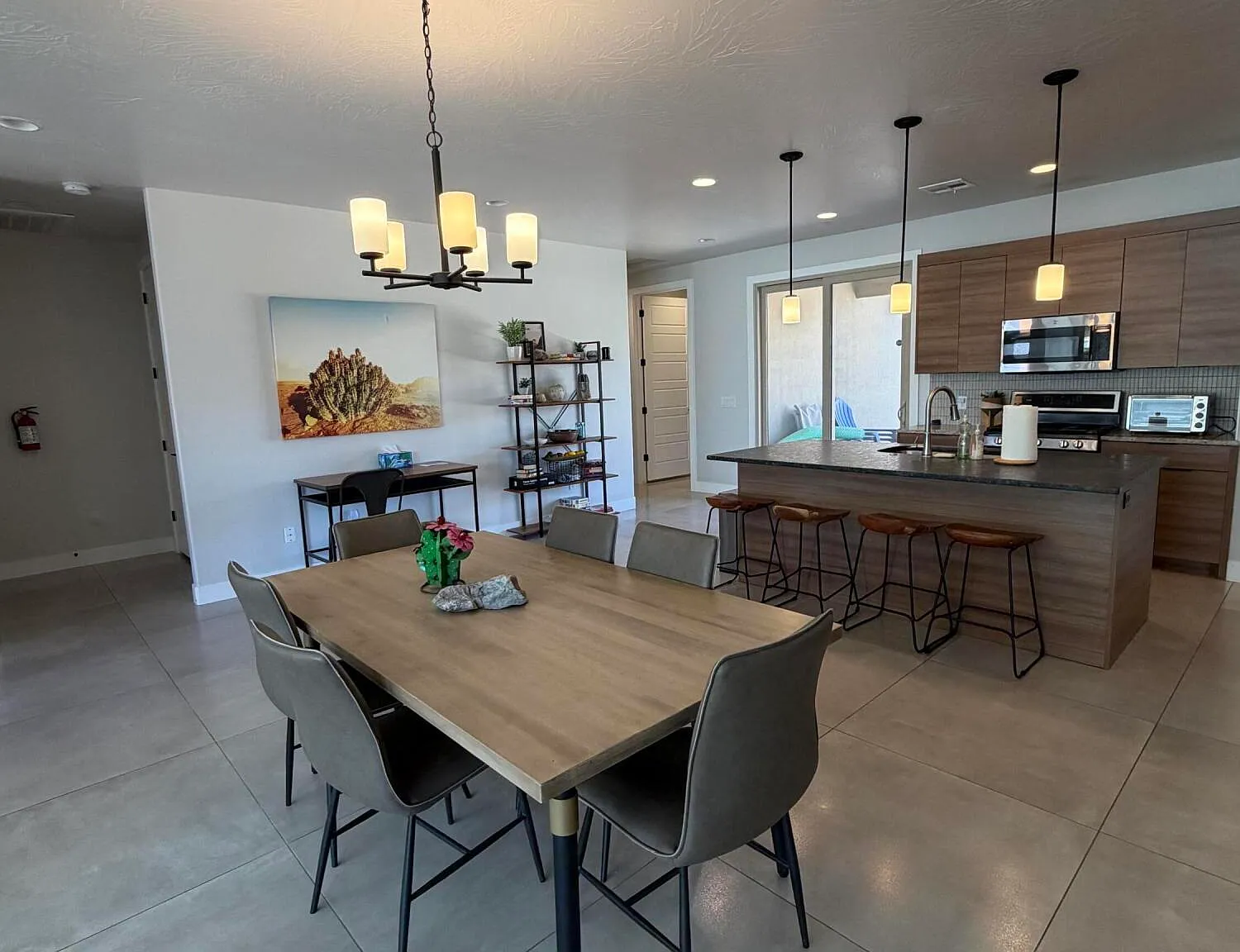 3 bed, 1748 sqft, $2,950 — Photo 3