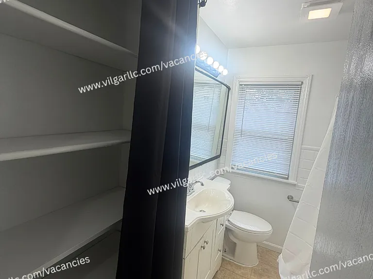 1353 Chase St — Photo 10