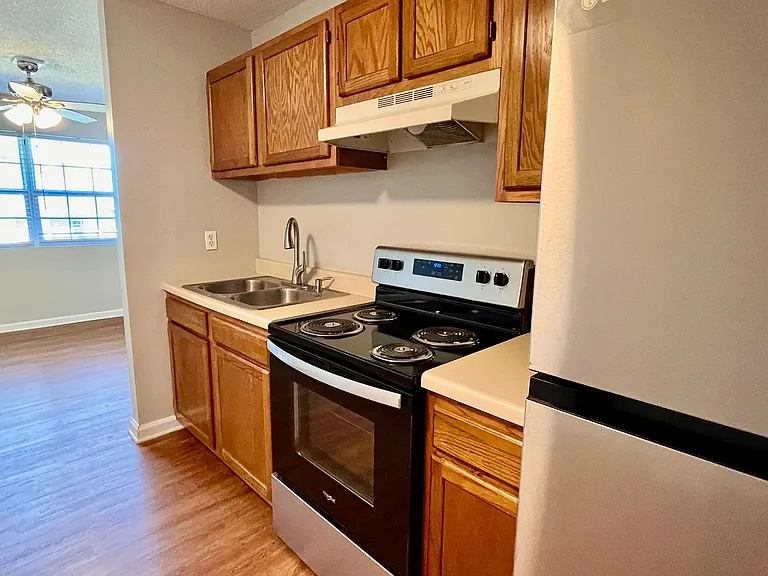 135 Lee Dr #3 — Photo 3