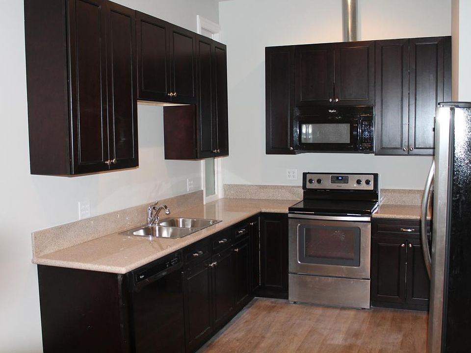 Stainless steel appliances, and granite counter tops.