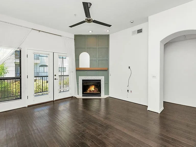 4533 N 22nd St #203 — Photo 7