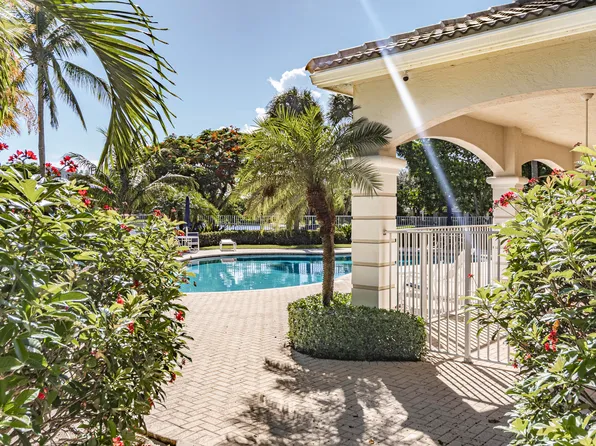4895 Palmbrooke Circle, West Palm Beach, FL 33417