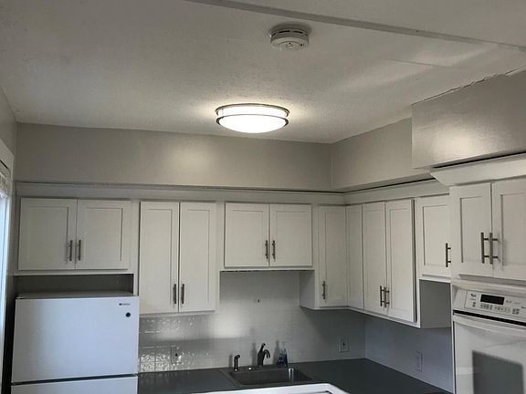 2nd image of 913 Starkweather Ave